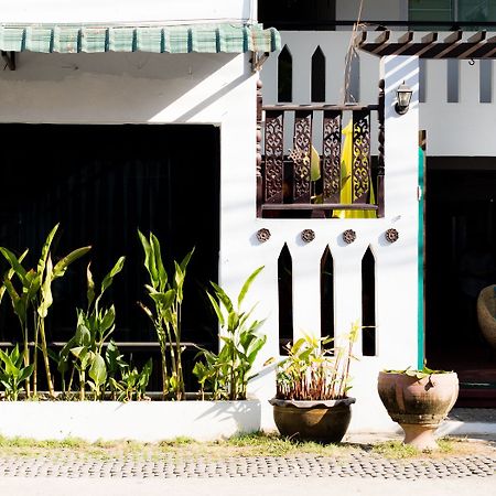 V Lodge Chiang Mai Exterior photo